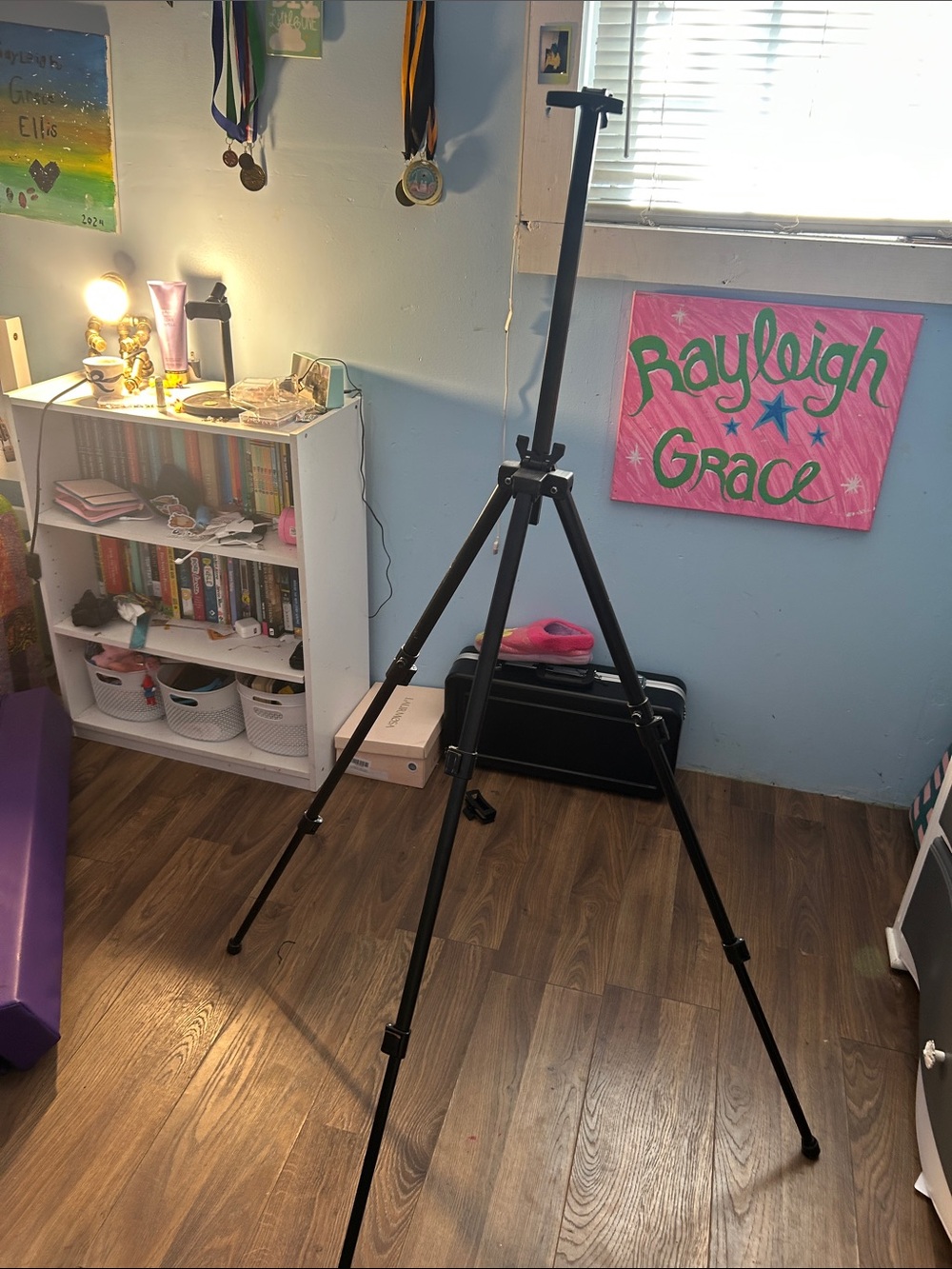 Adjustable Black Camera/Art Easel Tripod Stand